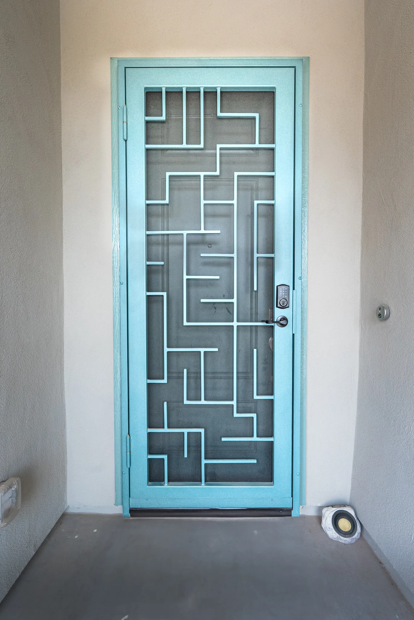 maze door