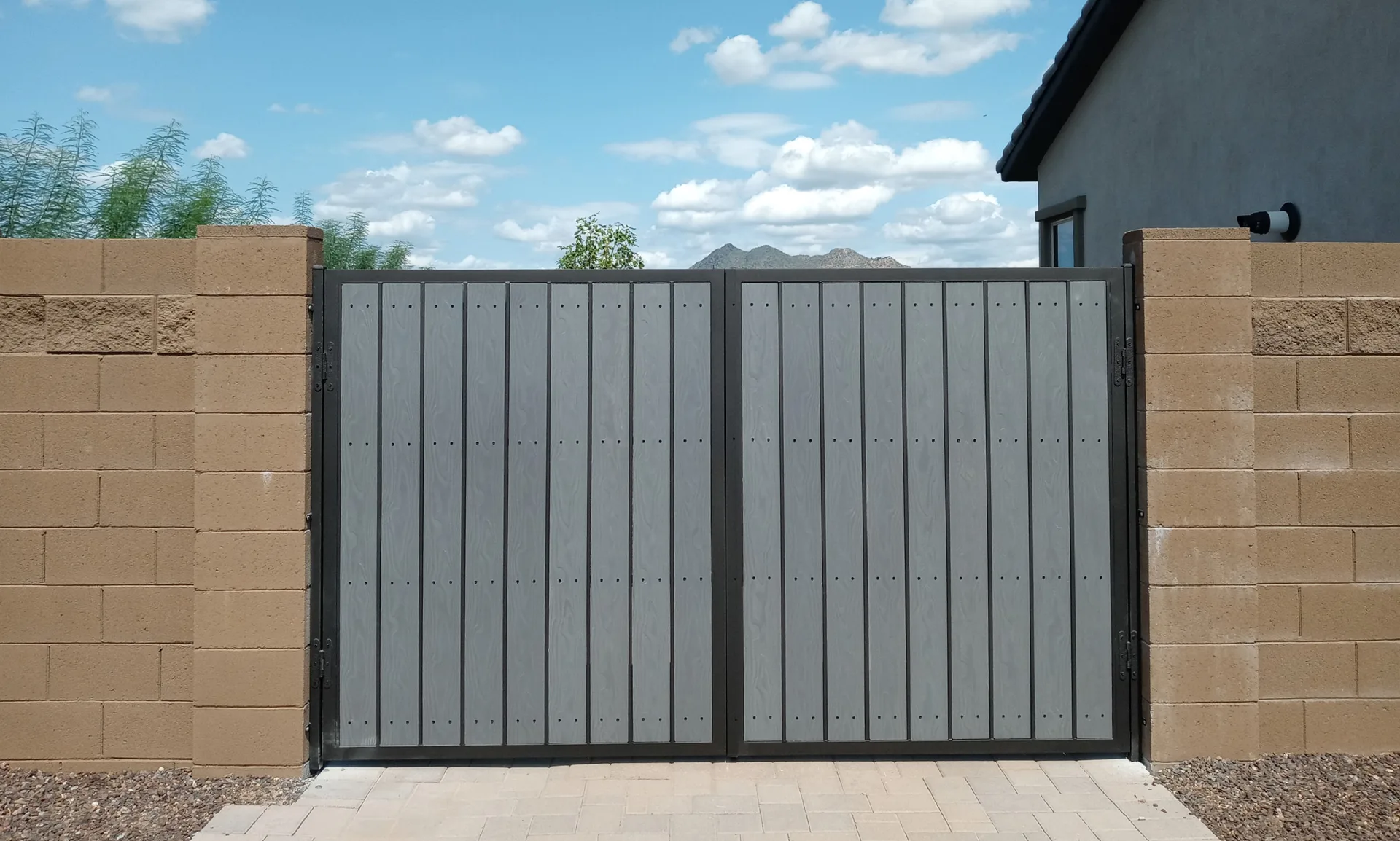 RV Gate with Back Latch